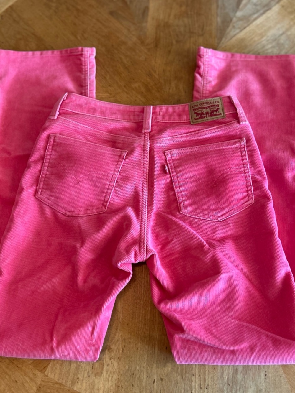 Levi's soft Pink Barbiecore coquette Corduroy Jeans size 27/32 - Picture 2 of 12